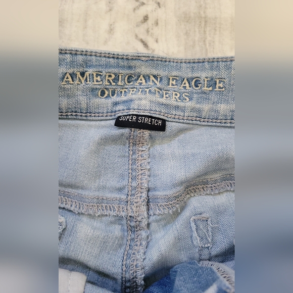 American Eagle Outfitters distressed blue denim shorts Size 10 - Picture 8 of 16